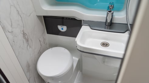 Swift Voyager 485 5 Berth