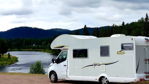 Rimor Katamarano 9 | Alcove | 2013 | 7 places | 3 bunk bed