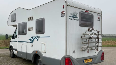 Rolling Happiness – 5p Renault alcove from 2008