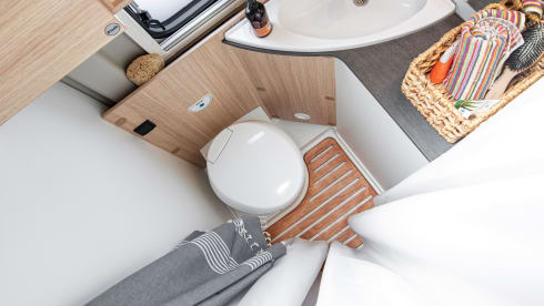 Auxcamper – Sunlight Cliff 600 Adventure - fully equipped and all inclusive