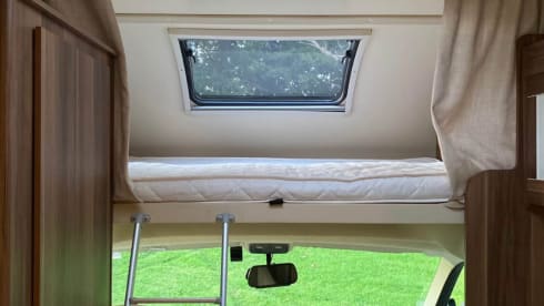 Maddie – Luxurious 6 berth Roller Team 746 from 2018