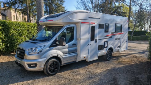 Rollerteam - Padstow – Luxury 4 berth Motorhome 