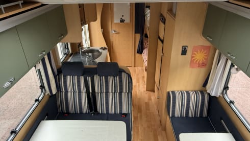 6p ruime gezinscamper met stapelbed off the grid