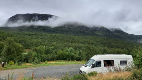 Cozy and neat VW camper bus 2.5TDI