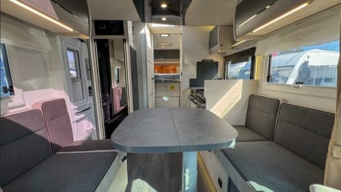 Clifford – Luxury 4 berth Chausson 788 Auto 2025