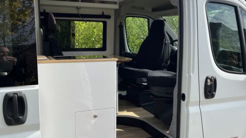 Ruimteschip 1 – Comfortable 4-person family campervan | Peugeot Boxer 2014