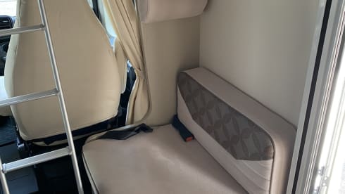 Sweetlake – B driving license. 4-person camper from 2023.