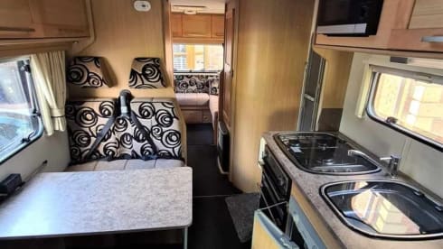 Eldonis the Explorer  – Explore the UK in Comfort – 6-Berth Elddis Motorhome with Full Amenities