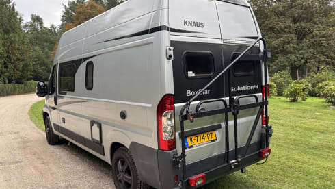 Comfortabel op avontuur als gezin van 4 of met z’n tweeën – 4P bus camper Fiat Ducato - Knaus Boxstar (transverse bed 2P + lifting bed 2P)