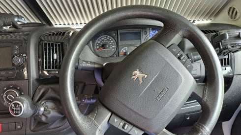 The Roving Badger – 2 Berth Peugeot  Boxer  LWB High Roof 2018 