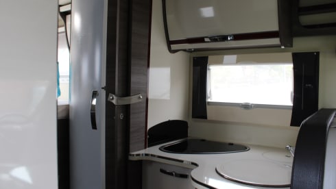 Corneel – 4p McLouis semi-integrated uit 2018