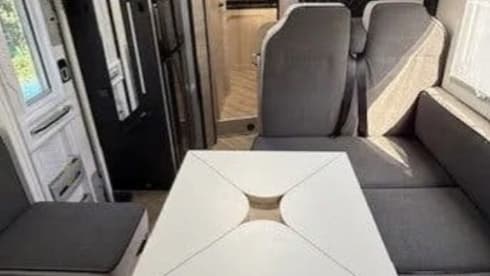 Ruime gezinscamper uit 2024 – 6p Chausson teilintegriert ab 2024