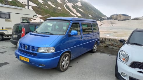 Smurf – 4p Volkswagen bus from 2001