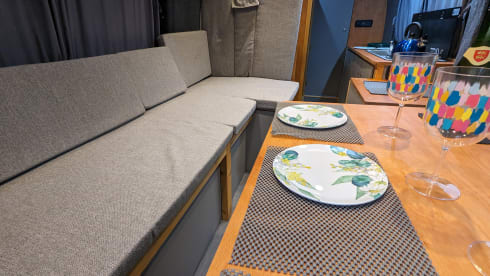 Van Blanc – Incredibly flexible and spacious VW Crafter LWB