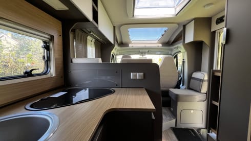 21 LMC 660 G – 22 LMC Tourer H660G 2 person Camper