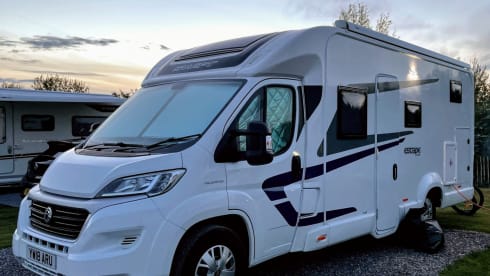 Luxury 6 Berth Motor home Perfect for Family Escapes