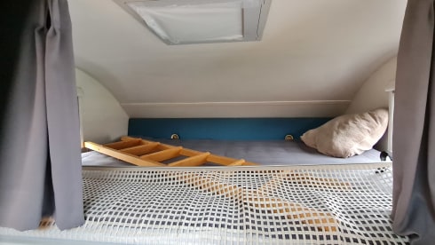 Home #72 – 6p family Knaus sun traveler with alcove.