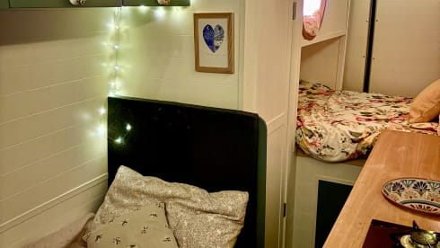 Poppy – Skurriler Familiencamper abseits der Zivilisation 