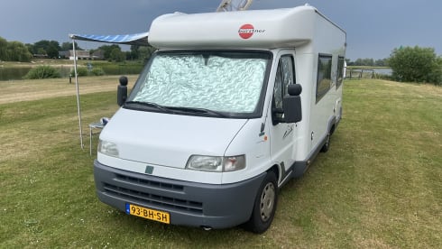 4p Bürstner semi-integrated 