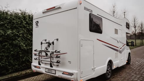 Rimor seal 695-14 – Spacious luxury family camper (14)