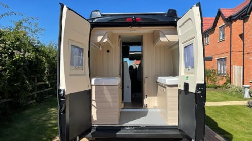 Frida  – Dreamer 55UP large campervan
