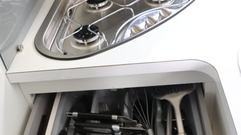 Roadhouse camper naam roadsurfer – 4p Roller Team semi-integrated from 2021