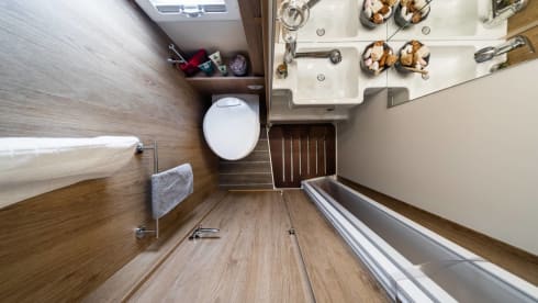 Roller Team 747 – 6 Berth Roller Team 747