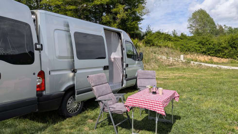 Bella – 3p Renault campervan uit 2010