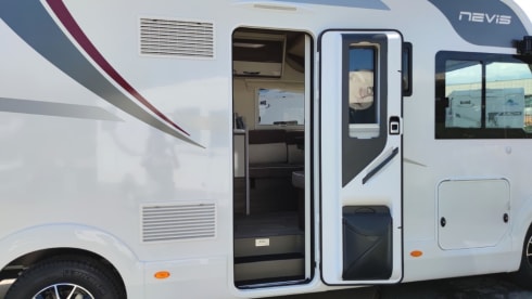 Nevis 870 – ARK H 699 GLG