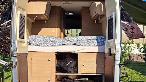 Odiesadventures2 – Mooie Fiat Ducato buscamper met lengtebedden