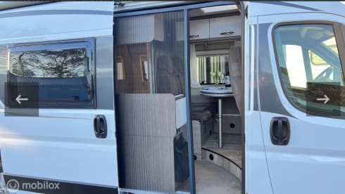 Luxury Pössl bus camper 640 with length beds