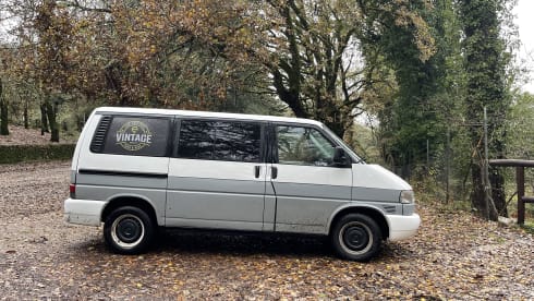 Mustaches – Camp'In Box Volkswagen T4