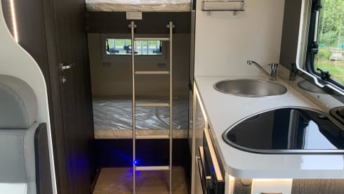 VU – 6 berth Roller Team Auto 2022