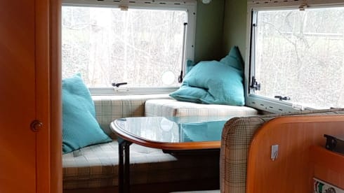 Compact integral camper with 4 berths - available from 3-8