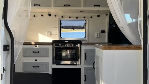 Happy Camper  – 3p Renault camper van from 2011
