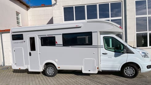 Bavarian Camper 5 – space miracle with 8 sleeping places
