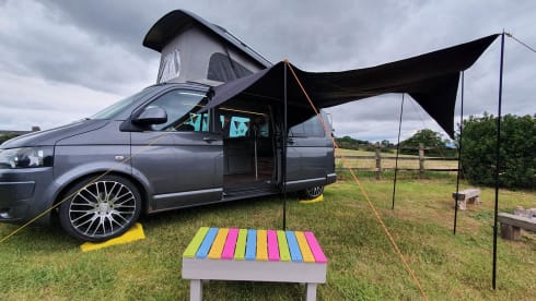 VW Campervan, Fully fitted, Sleeps 4, bedding & accessories included