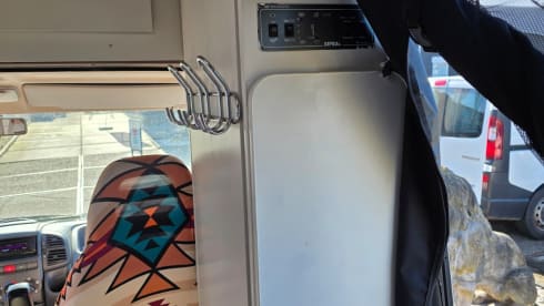 Johnnie – 2p Peugeot bus uit 2002