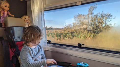 Sun Living  – 6p recent family camper from 2021 - Sun Living alcove
