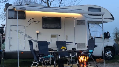 Louis, Camper to Go – Luxurious, spacious and comfortable Mc Louis Glamys 14, air conditioners, bunk beds