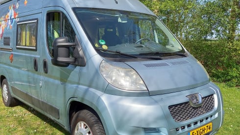 Cozy and compact Peugeot Boxer.