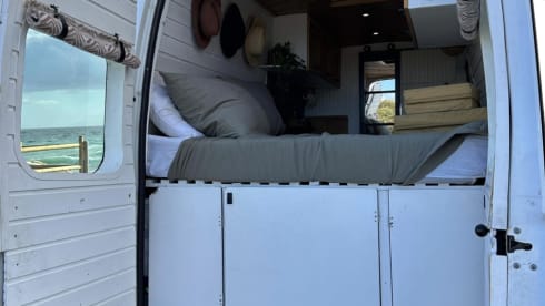 Ford transit camperbus  – 2p Ford bus uit 2007