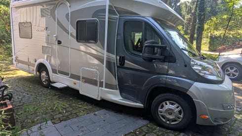 campertrotter – Luxury Dethleffs camper with air suspension and great comfort (7.1 m)