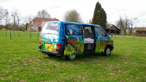 Holland – 2p Volkswagen campervan from 1998
