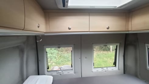Avanti La Strada – Luxury Bus Camper | 4 sitting/3 sleeping | Kitchen/Toilet/Motorcycle air conditioning/Bicycle carrier