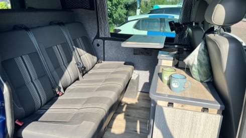 3-seater Volkswagen bus from 2003