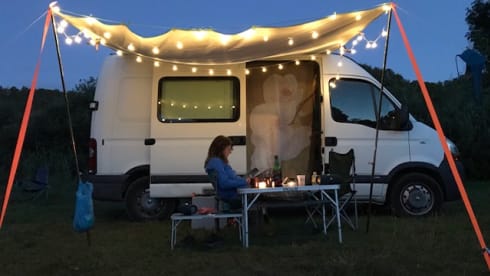Buzzl – Off grid Renault Master bus
