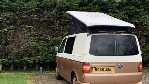 Rosey – 3 berth Volkswagen campervan from 2009