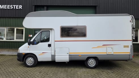 6p Dethleffs alcove uit 2006