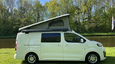 L-585-LJ – 4p Fixxter campervan from 2021